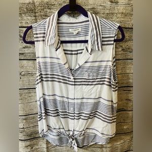 🌺Beach Lunch Lounge blue white knot front top, L